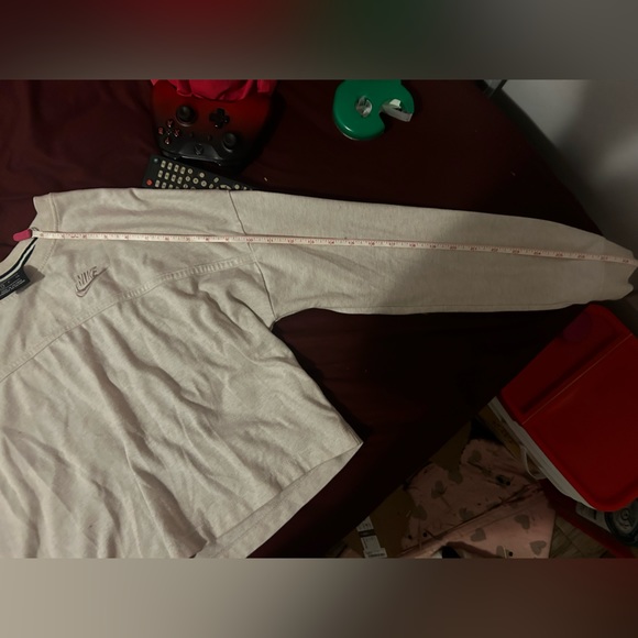 Small beige nike low crop crew long sleeve - Picture 4 of 6